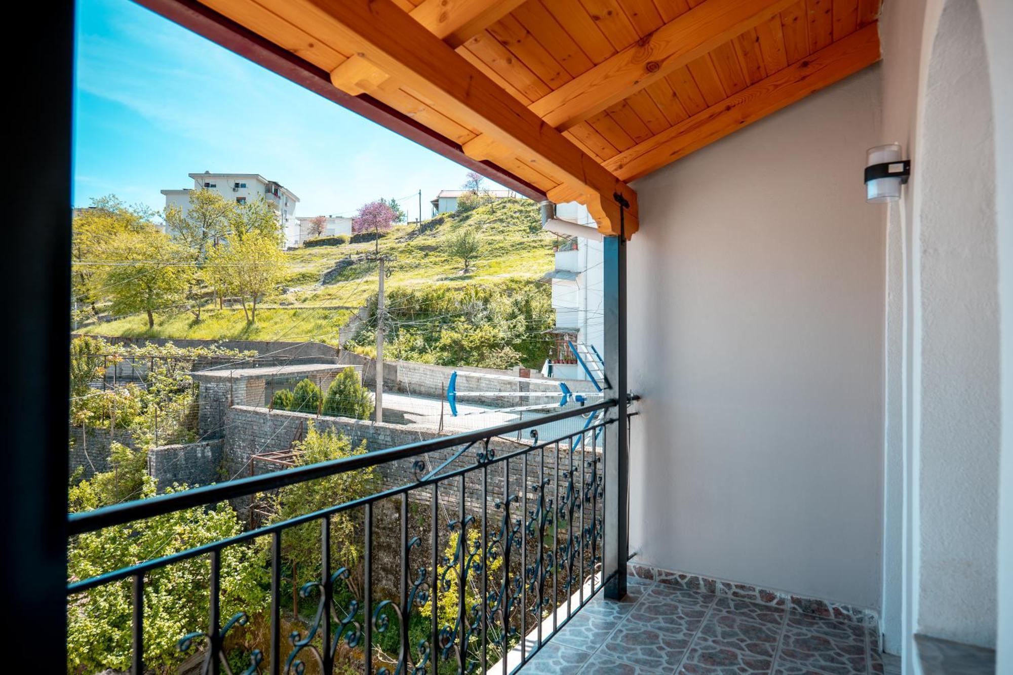 Fabio Guest House Gjirokastër Eksteriør bilde